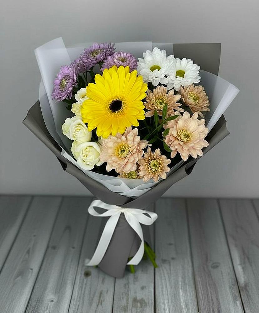 Букет цветов из: Розы, Герберы и Хризантемы в Абинске