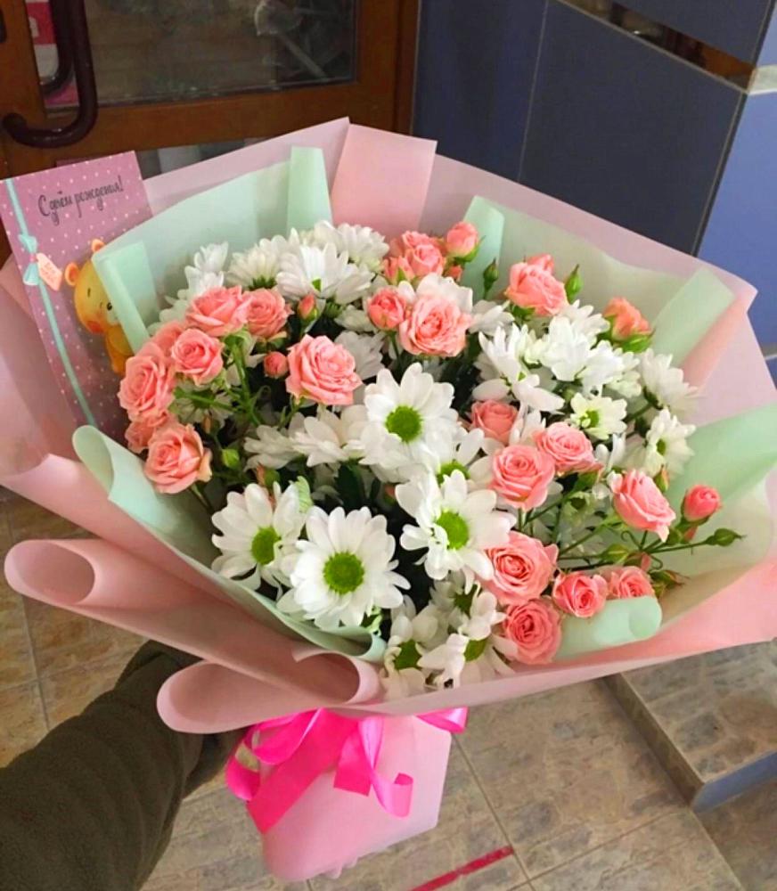 Букет Жемчужная россыпь в Абинске Букет цветов из: Розы и Хризантемы в Абинске