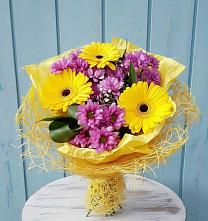 Букет одинокая звезда в Абинске Букет цветов из:  Хризантемы и Герберы в Абинске