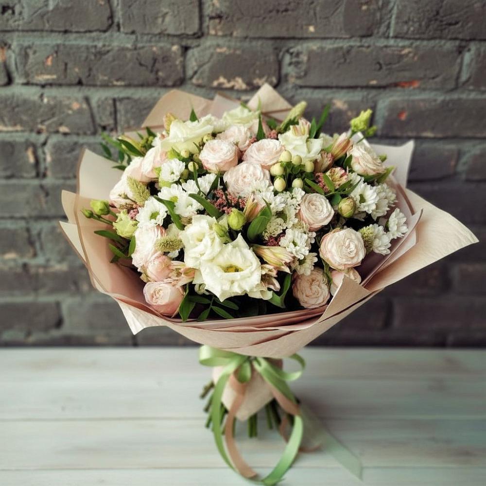 Букет нежное ассорти в Абинске Букет цветов из: Альстромерии, Розы и Хризантемы в Абинске